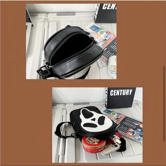 LAST ONE Ghostface Scream Crossbody Bag - Picture 8 of 8